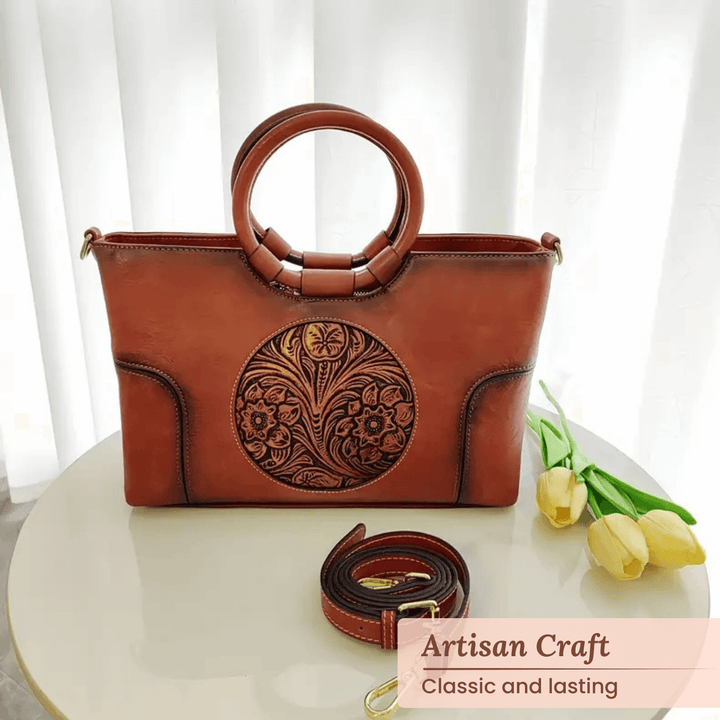 Luciana’s Carved Detail | Handbag