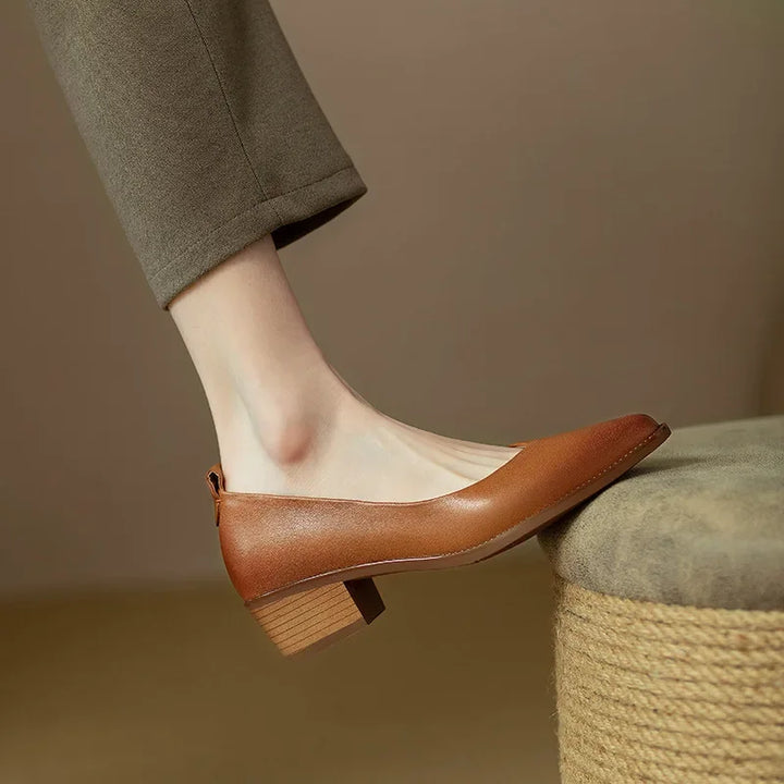 HELEN | Classic Pumps